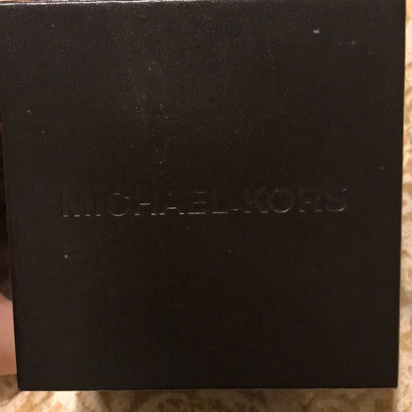 Micheal Kors Watch - Picture 8 of 8